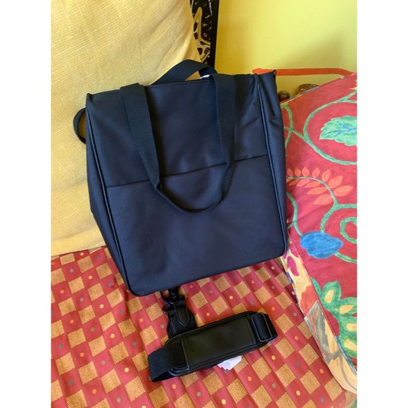 NWT BEIS The North/South Tote - Fall Collection in BLACK - Picture 2 of 8